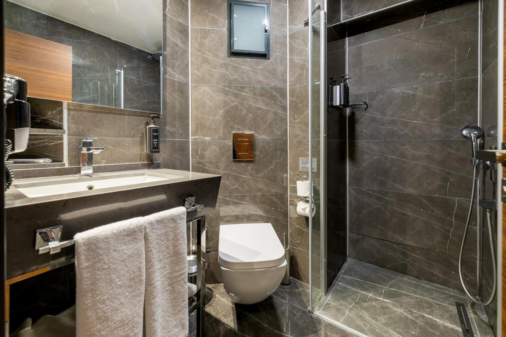 Hotel Hay Alsancak 3*